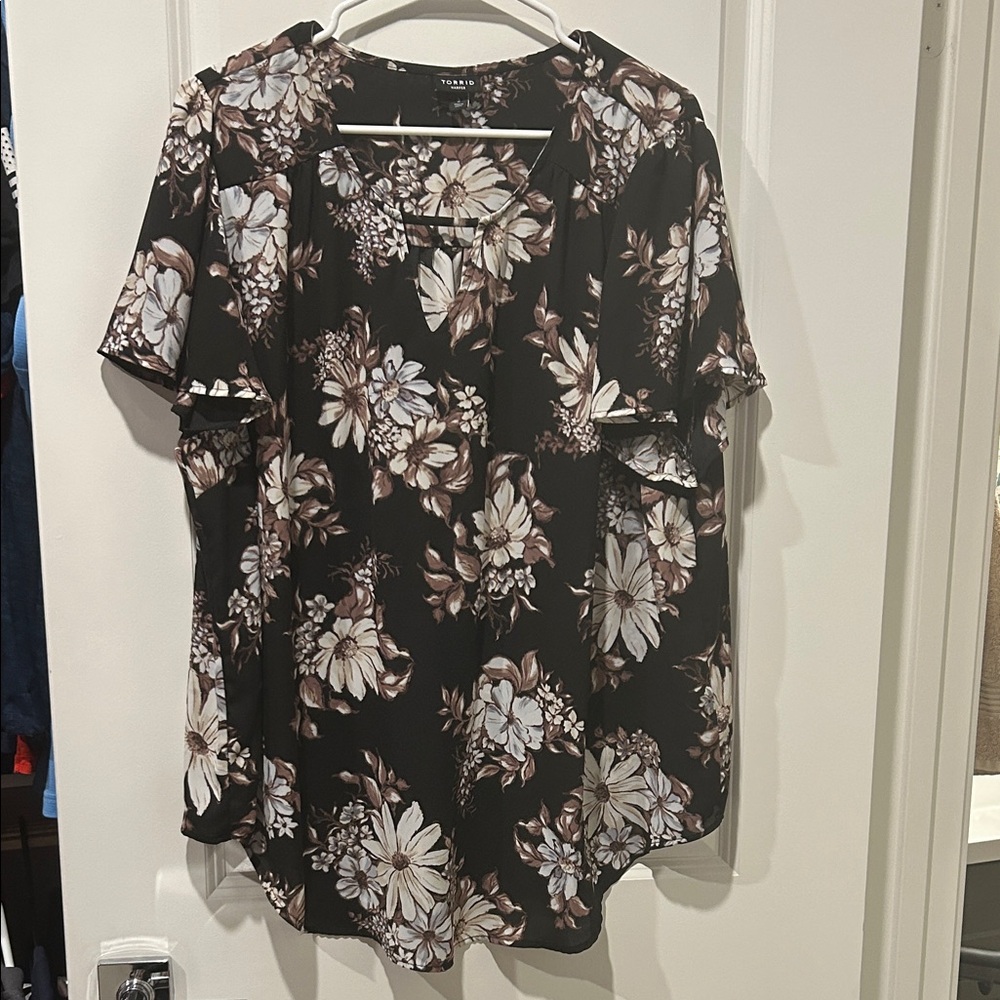 Torrid Black and Cream Floral Blouse